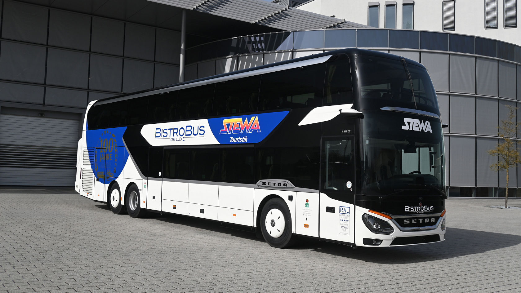 New Setra coaches – to mark the occasion. | Setra Buses International