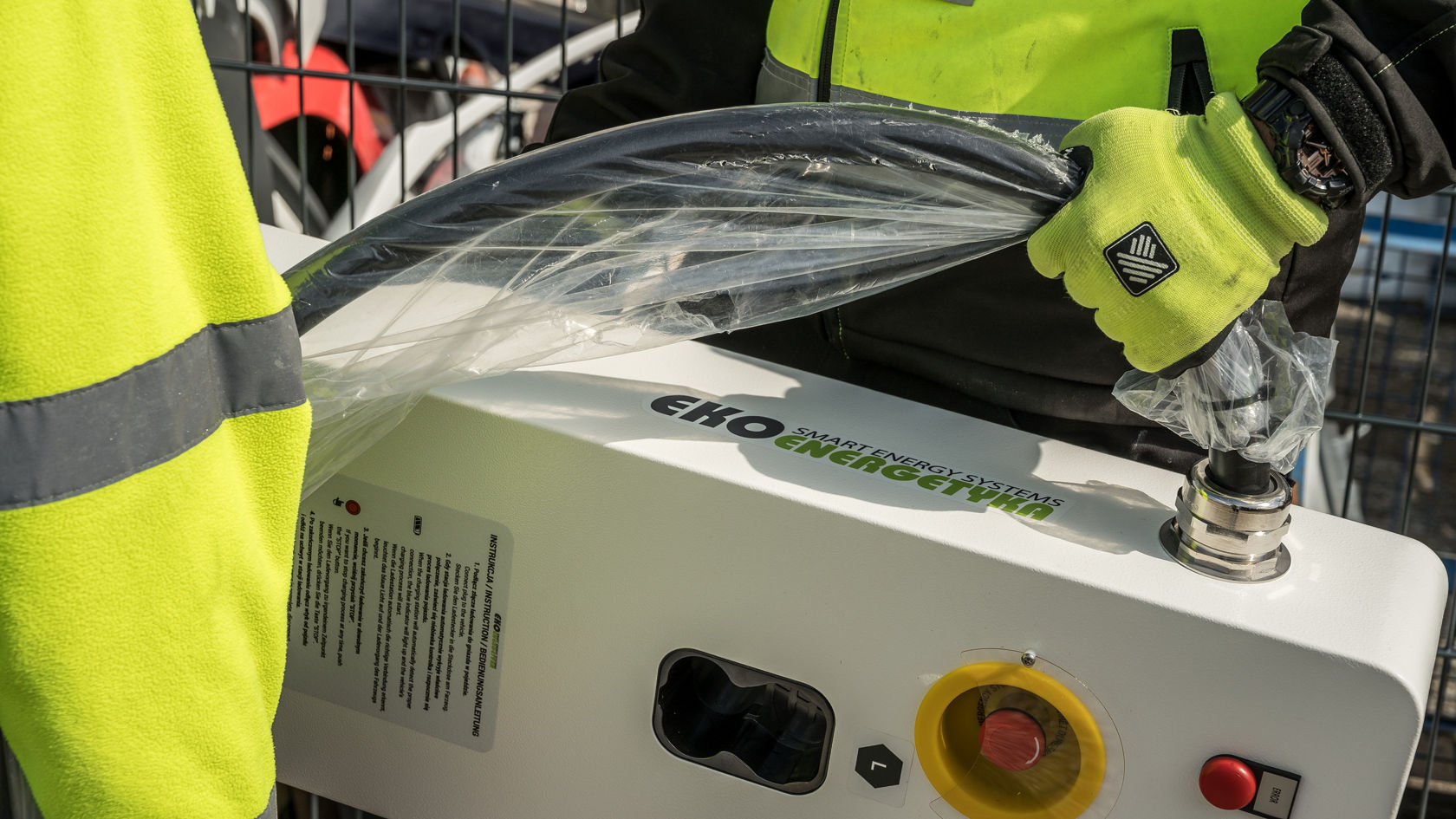 A tailor-made electromobility ecosystem. | Mercedes-Benz Buses ...