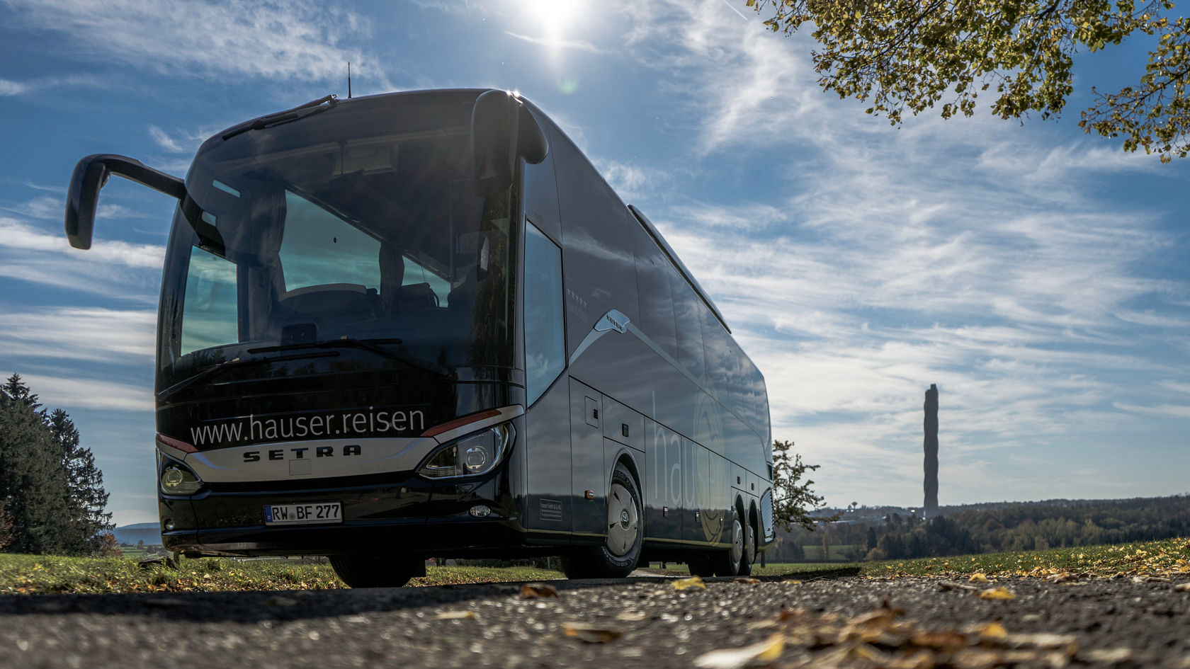 Una nuovissima flotta di autobus da turismo dall'elevato comfort ...
