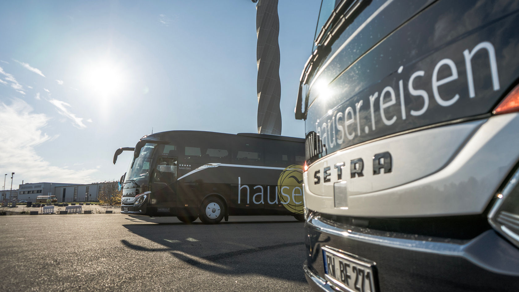 Junge Reisebusflotte mit hohem Komfort.