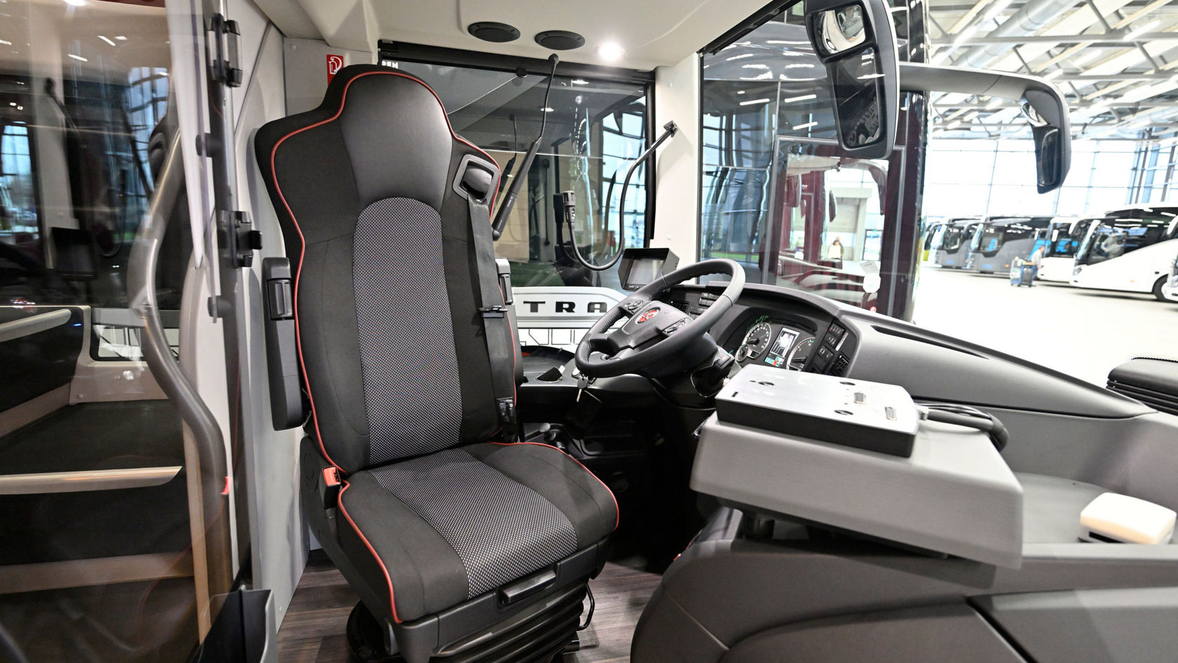 5 razones para apostar por el Setra S 531 DT para líneas de largo ...