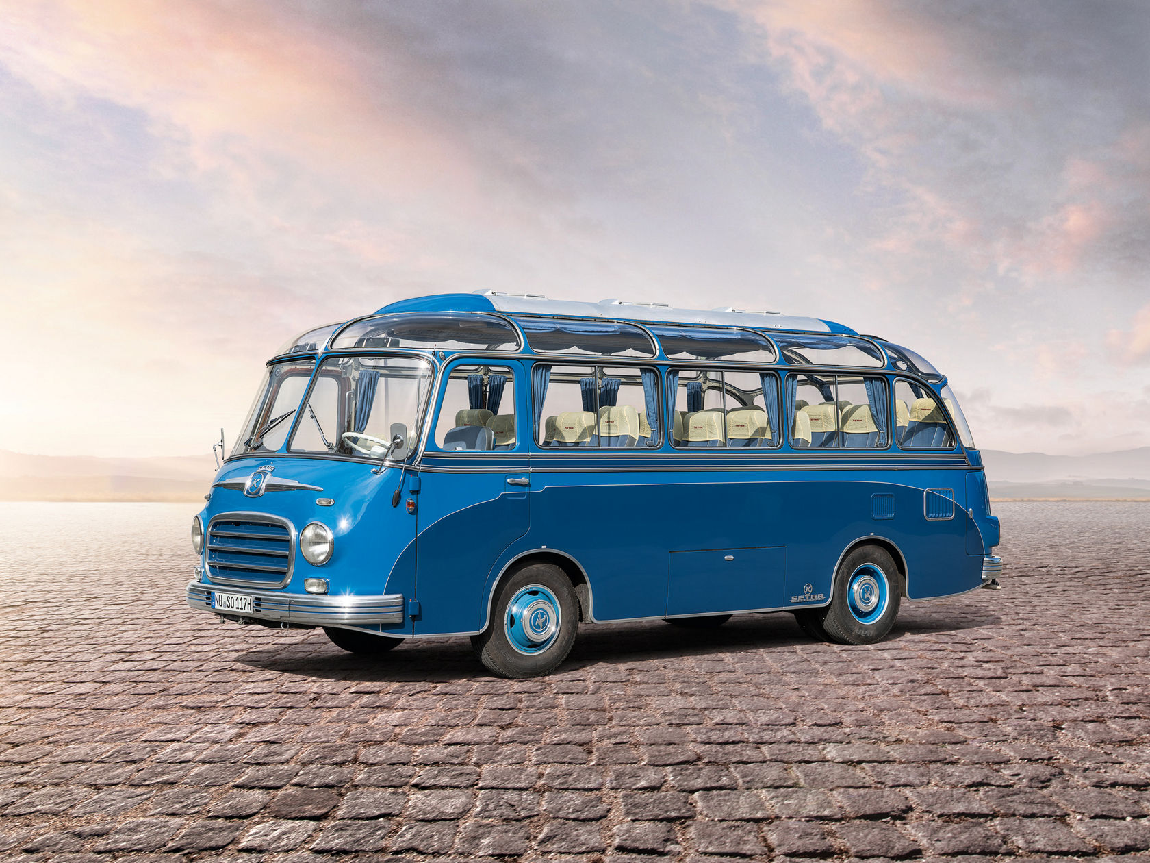 Setra S 6: A legend celebrates its anniversary. | Setra Buses International