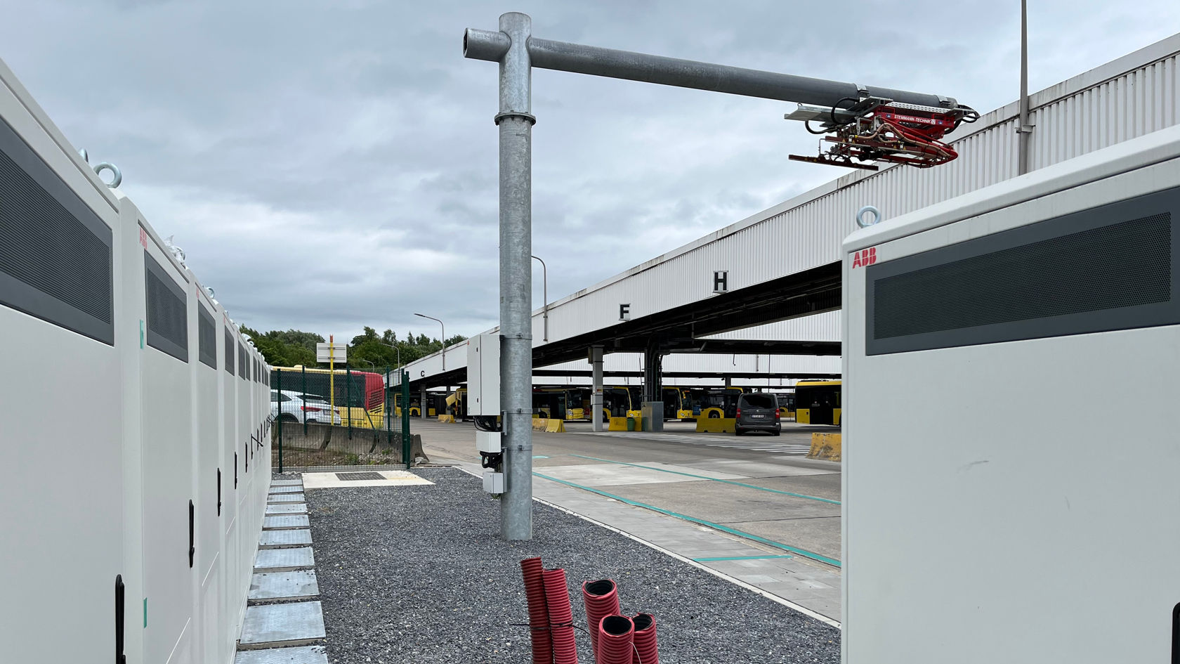 A partnership with ideal division of tasks. | Mercedes-Benz Buses ...