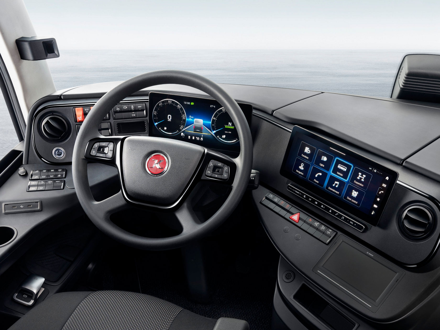 Plancia Setra con postazione di lavoro del conducente, volante, strumentazione digitale e display centrale Infotainment