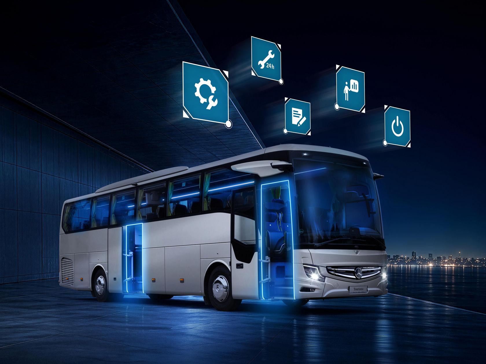 Mercedes-Benz Tourismo with displayed symbols for networked functions