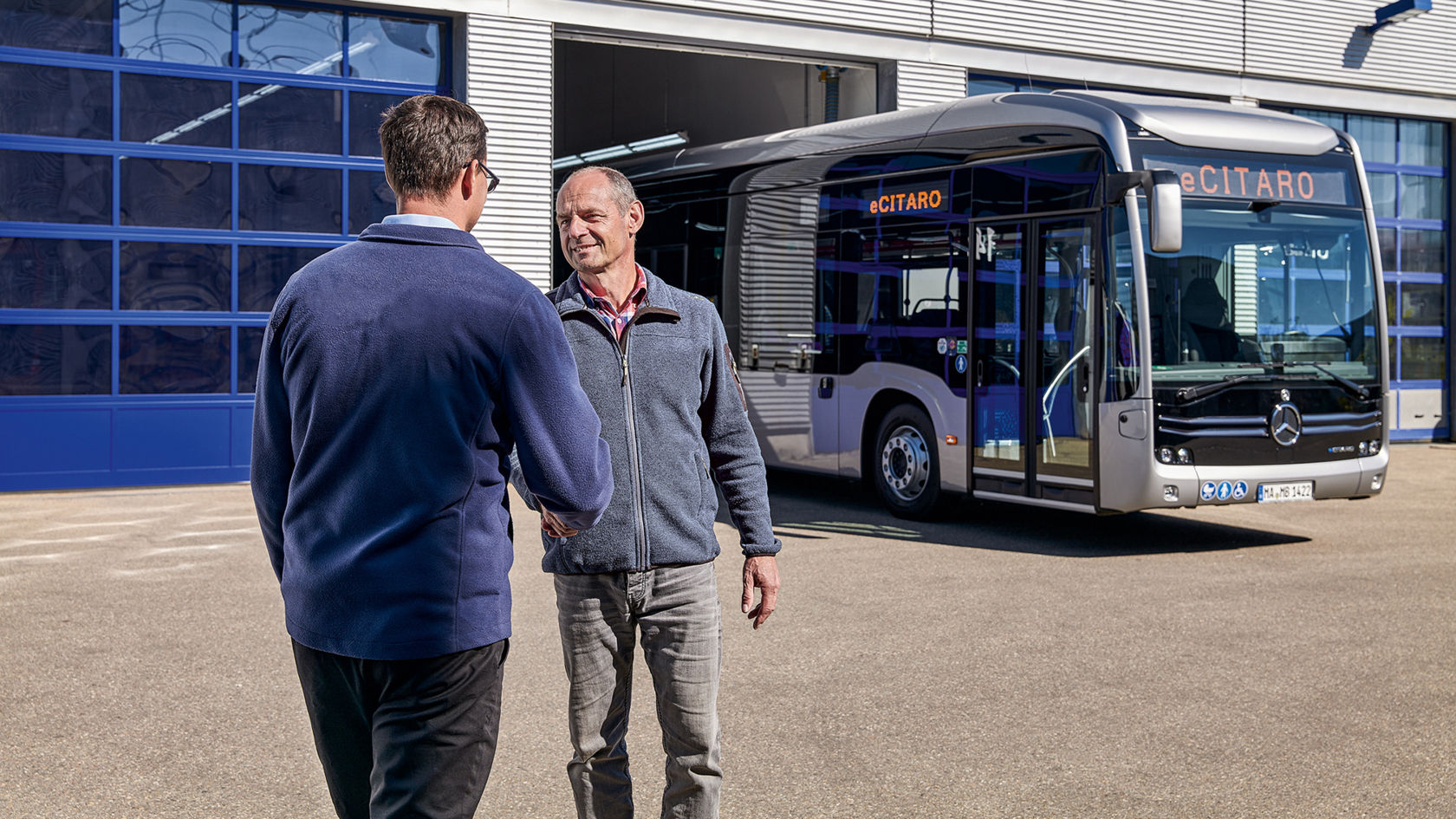 //asset-hoster.buses.daimlertruck.com/public/sspitpubpic/eb46398/222384/eb46398_1.jpg
